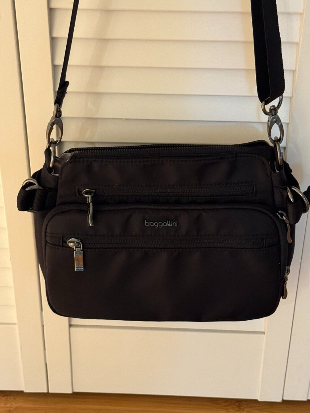 Baggallini Marais Crossbody - NWT - Black Twill